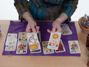 Descubre-los-beneficios-espirituales-del-tarot