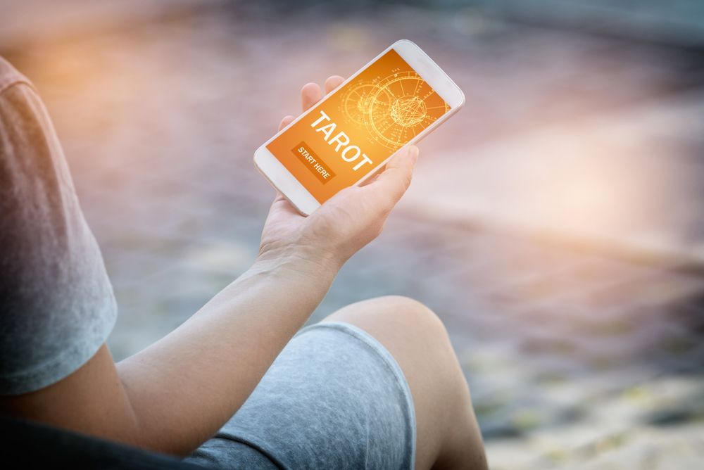 ¿Se-pueden-leer-las-cartas-de-Tarot-por-telefono